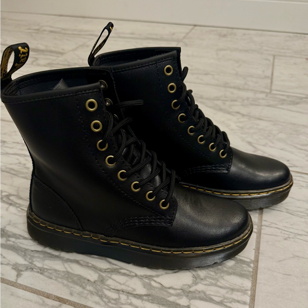 NWOT Dr. Martens 1460 Airwair Black Leather Boots